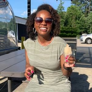 Meet your Posher, Latasha